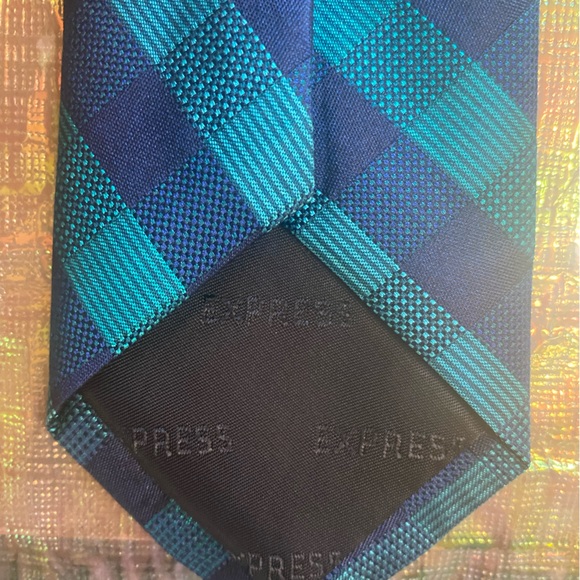 Express tie - Picture 4 of 4